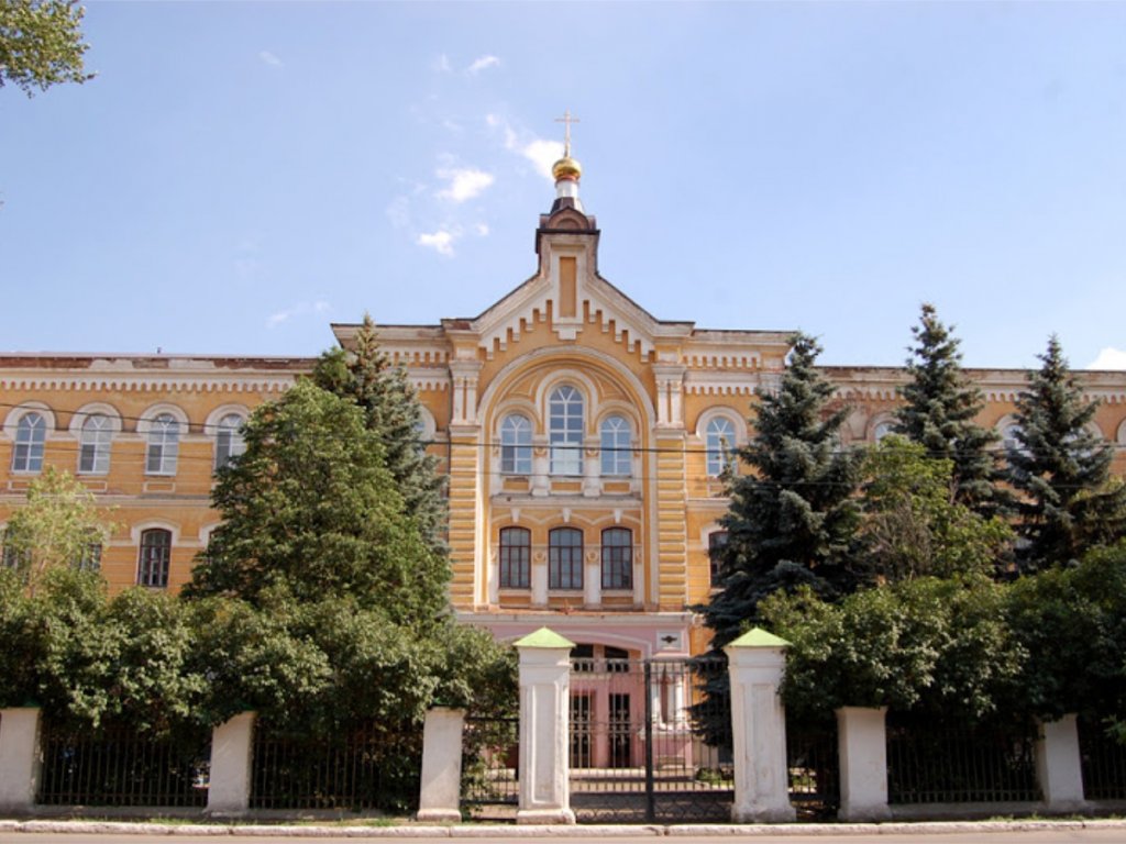 Защищать традиционные ценности
